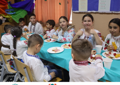 Pranz comunitar Puieni Giurgiu 28 noiembrie 2024 acpvb asociatia copii pentru viitor voluntari metropolitan life gustare gradinita sala de lectura clasa mobilier materiale didactice donatie csr ong voluntar voluntari comunitate