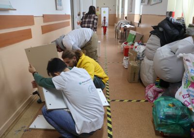Pranz comunitar Puieni Giurgiu 28 noiembrie 2024 acpvb asociatia copii pentru viitor voluntari metropolitan life gustare gradinita sala de lectura clasa mobilier materiale didactice donatie csr ong voluntar voluntari comunitate