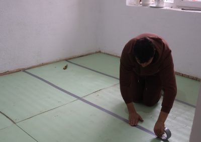 Pranz comunitar Puieni Giurgiu 28 noiembrie 2024 acpvb asociatia copii pentru viitor voluntari metropolitan life gustare gradinita sala de lectura clasa mobilier materiale didactice donatie csr ong voluntar voluntari comunitate